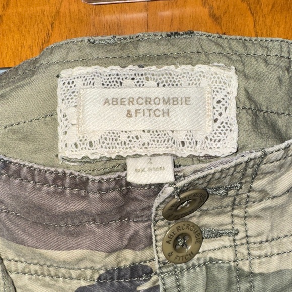 Abercrombie & Fitch Camo Cargo Utility Mini Skirt with Belt Size 2 VTG Y2K - Picture 4 of 7